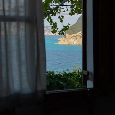 See To Sea Daire Skopelos